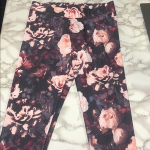 American Eagle floral leggings